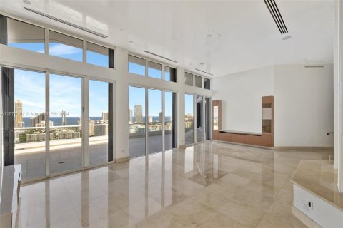 Condominio en venta en Aventura, Florida, 6 dormitorios, 845.41 m2 № 1396242 - foto 21