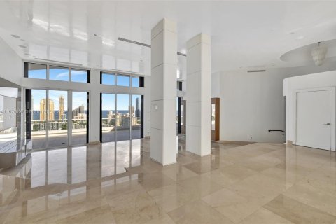 Condominio en venta en Aventura, Florida, 6 dormitorios, 845.41 m2 № 1396242 - foto 26