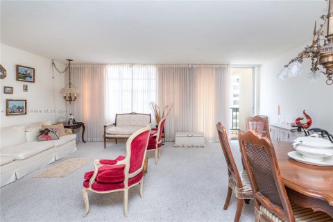 Condo in Aventura, Florida, 2 bedrooms  № 1049671 - photo 10