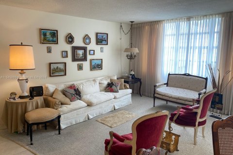 Condo in Aventura, Florida, 2 bedrooms  № 1049671 - photo 3