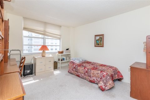 Condo in Aventura, Florida, 2 bedrooms  № 1049671 - photo 19