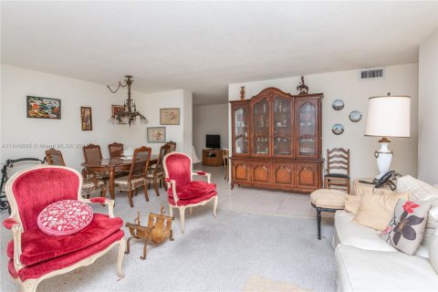 Copropriété à vendre à Aventura, Floride: 2 chambres, 106.19 m2 № 1049671 - photo 12