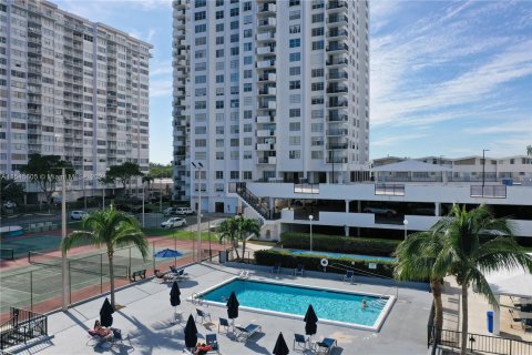 Copropriété à vendre à Aventura, Floride: 2 chambres, 106.19 m2 № 1049671 - photo 6