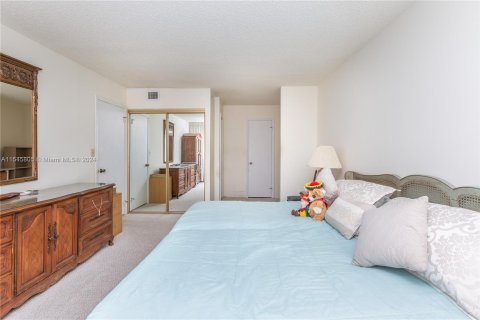 Condo in Aventura, Florida, 2 bedrooms  № 1049671 - photo 25