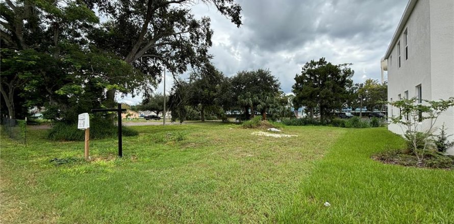 Terreno en New Port Richey, Florida № 1379853