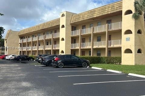 Condo in Sunrise, Florida, 1 bedroom  № 1232556 - photo 1