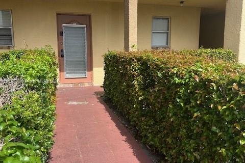 Condo in Sunrise, Florida, 1 bedroom  № 1232556 - photo 4