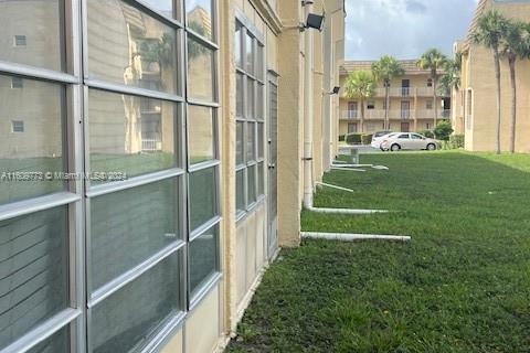 Condo in Sunrise, Florida, 1 bedroom  № 1232556 - photo 6