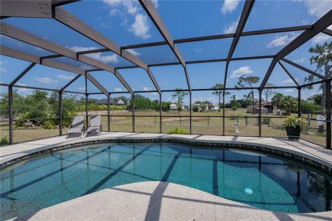 Casa en venta en Punta Gorda, Florida, 4 dormitorios, 210.98 m2 № 1197526 - foto 2