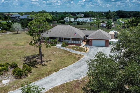 Villa ou maison à vendre à Punta Gorda, Floride: 4 chambres, 210.98 m2 № 1197526 - photo 1