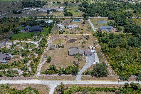 Villa ou maison à vendre à Punta Gorda, Floride: 4 chambres, 210.98 m2 № 1197526 - photo 5