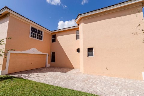 Casa en venta en Stuart, Florida, 5 dormitorios, 272.2 m2 № 1018117 - foto 8