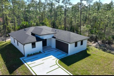 Casa en venta en Lehigh Acres, Florida, 3 dormitorios № 1233930 - foto 2