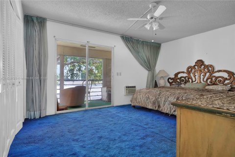 Condo in Deerfield Beach, Florida, 1 bedroom  № 1240914 - photo 12