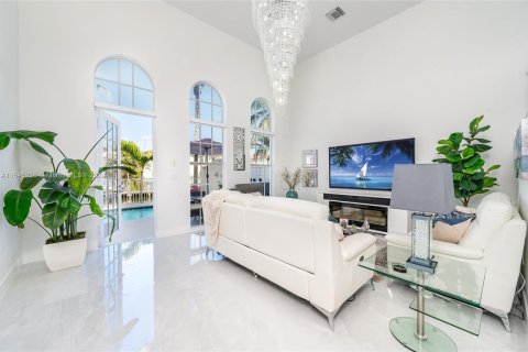 Villa ou maison à vendre à North Miami Beach, Floride: 4 chambres, 190.45 m2 № 1047569 - photo 16