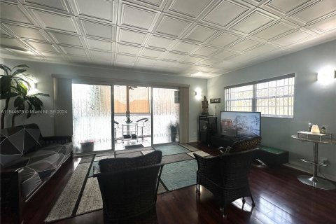 Copropriété à vendre à Pembroke Pines, Floride: 2 chambres, 140 m2 № 1050485 - photo 5