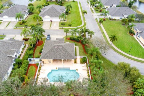 House in Vero Beach, Florida 3 bedrooms, 163.79 sq.m. № 1040522 - photo 7