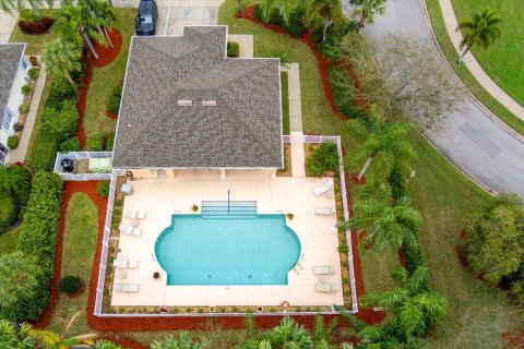 House in Vero Beach, Florida 3 bedrooms, 163.79 sq.m. № 1040522 - photo 6