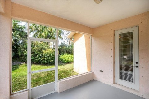 House in Vero Beach, Florida 3 bedrooms, 163.79 sq.m. № 1040522 - photo 14