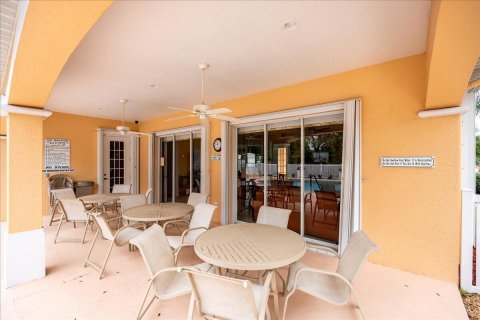 House in Vero Beach, Florida 3 bedrooms, 163.79 sq.m. № 1040522 - photo 5
