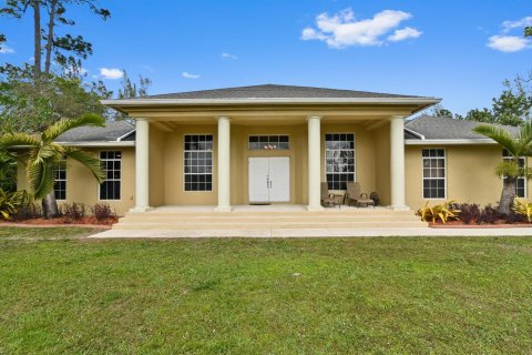 House in Loxahatchee Groves, Florida 4 bedrooms, 247.58 sq.m. № 1040590 - photo 1