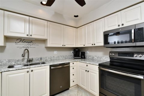 Condominio en venta en Punta Gorda, Florida, 2 dormitorios, 106 m2 № 1336102 - foto 10