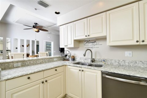 Condo in Punta Gorda, Florida, 2 bedrooms  № 1336102 - photo 12