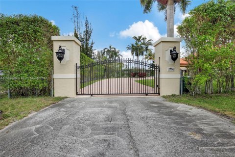 Villa ou maison à vendre à Davie, Floride: 5 chambres, 492.2 m2 № 1162321 - photo 2