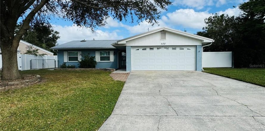 House in Lakeland, Florida 4 bedrooms, 187.66 sq.m. № 1425719