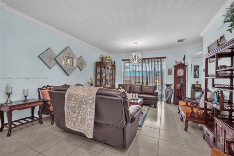 Villa ou maison à vendre à Miami, Floride: 4 chambres, 142.98 m2 № 1380355 - photo 5