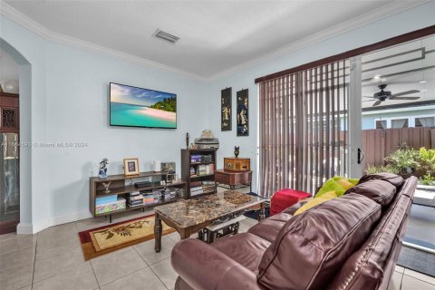 Villa ou maison à vendre à Miami, Floride: 4 chambres, 142.98 m2 № 1380355 - photo 6