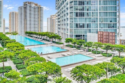 Condo in Miami, Florida, 1 bedroom  № 1380354 - photo 1