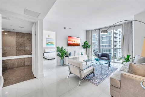 Condominio en venta en Miami, Florida, 1 dormitorio, 81.38 m2 № 1380354 - foto 7