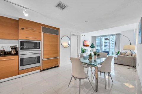 Condo in Miami, Florida, 1 bedroom  № 1380354 - photo 13