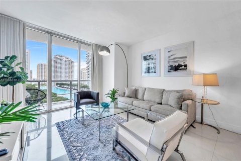 Condominio en venta en Miami, Florida, 1 dormitorio, 81.38 m2 № 1380354 - foto 10