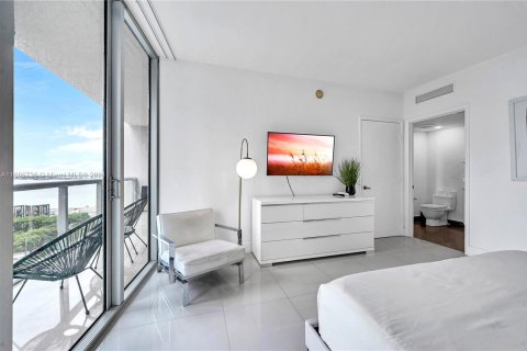 Condo in Miami, Florida, 1 bedroom  № 1380354 - photo 19