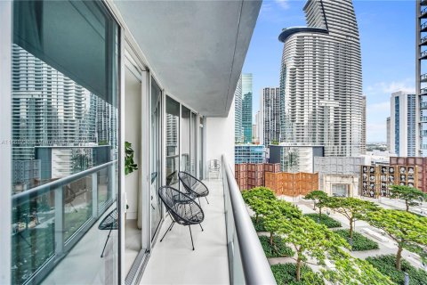 Condo in Miami, Florida, 1 bedroom  № 1380354 - photo 4