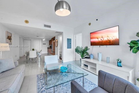 Condominio en venta en Miami, Florida, 1 dormitorio, 81.38 m2 № 1380354 - foto 11