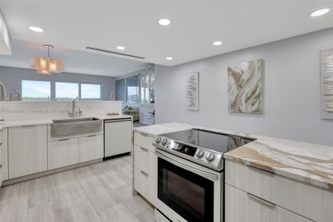 Adosado en venta en Hutchinson Island South, Florida, 2 dormitorios, 138.15 m2 № 1380357 - foto 17