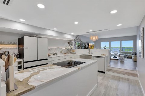 Adosado en venta en Hutchinson Island South, Florida, 2 dormitorios, 138.15 m2 № 1380357 - foto 14