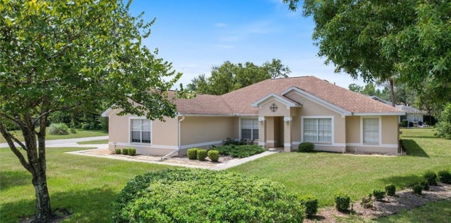 Villa ou maison à Homosassa, Floride 4 chambres, 236.9 m2 № 1339813