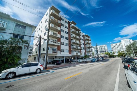 Copropriété à vendre à Miami Beach, Floride: 1 chambre, 73.58 m2 № 1377598 - photo 20