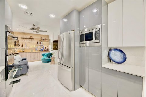 Adosado en venta en Miramar, Florida, 3 dormitorios, 140.1 m2 № 1377692 - foto 3