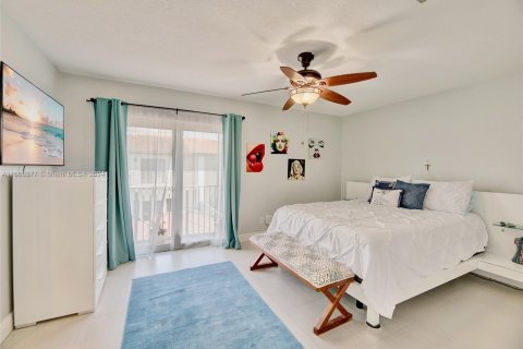 Touwnhouse à vendre à Miramar, Floride: 3 chambres, 140.1 m2 № 1377692 - photo 17