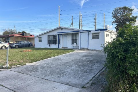 Casa en venta en Riviera Beach, Florida, 4 dormitorios, 103.03 m2 № 1049836 - foto 13