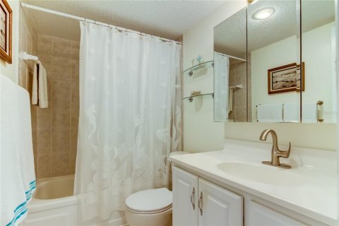 Condominio en venta en Tarpon Springs, Florida, 1 dormitorio, 68 m2 № 1067223 - foto 24