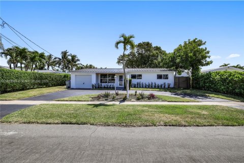 Villa ou maison à vendre à Pompano Beach, Floride: 3 chambres, 158.96 m2 № 1325401 - photo 1