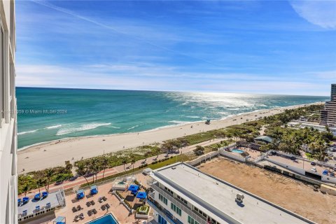 Copropriété à vendre à Miami Beach, Floride: 1 chambre, 91.04 m2 № 1293410 - photo 1