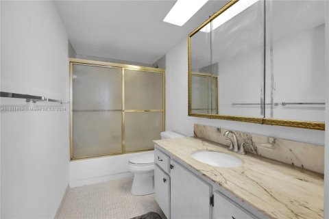 Copropriété à vendre à Miami Beach, Floride: 1 chambre, 91.04 m2 № 1293410 - photo 23