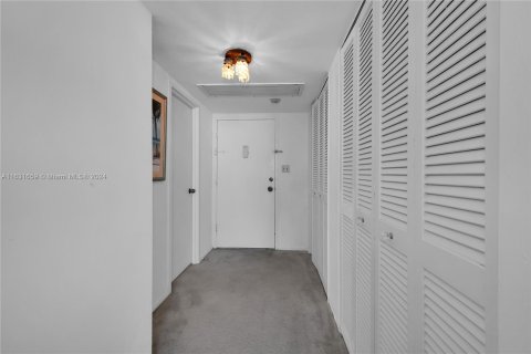 Copropriété à vendre à Miami Beach, Floride: 1 chambre, 91.04 m2 № 1293410 - photo 18